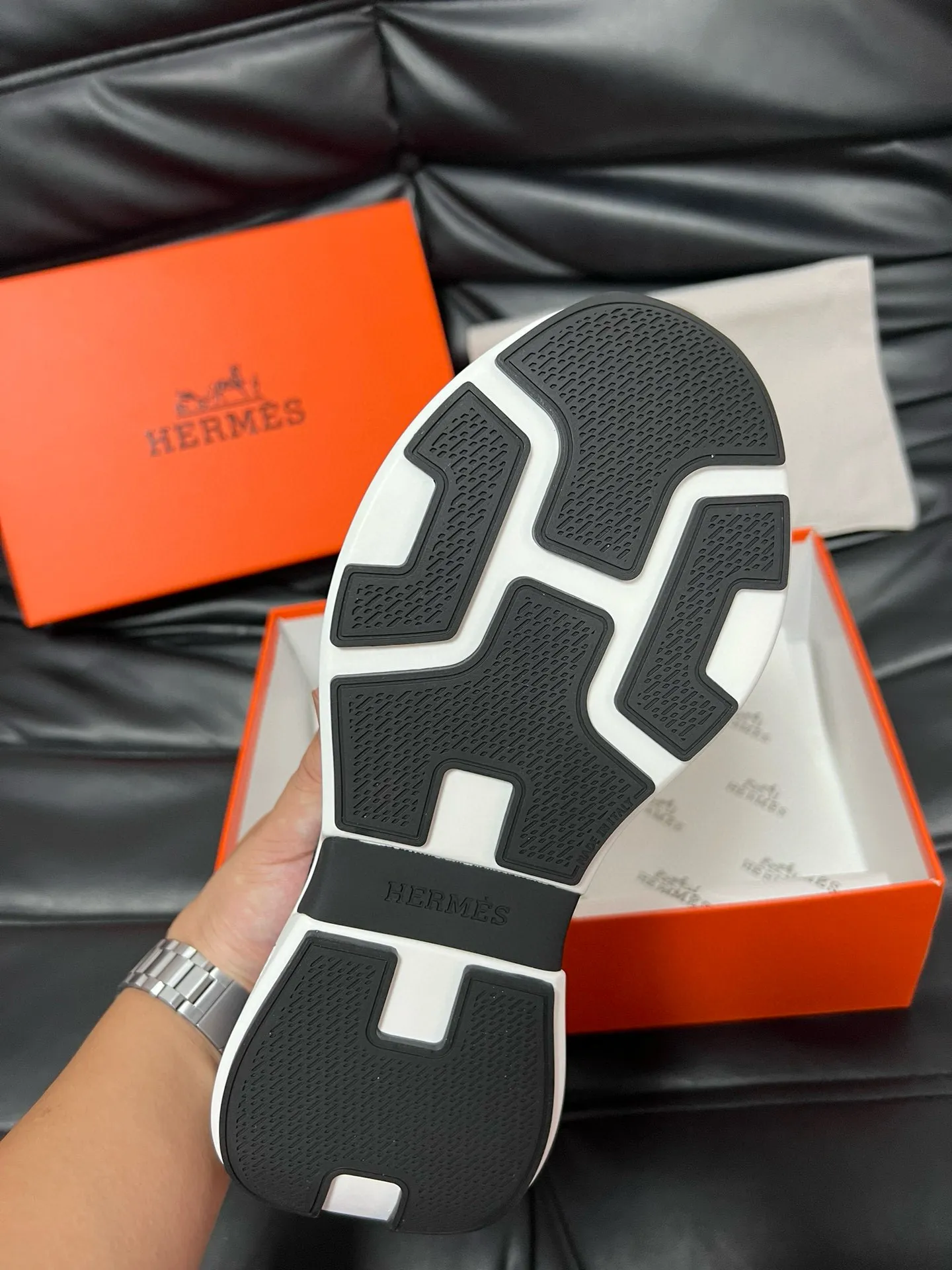 [HERMES] Hermès men's shoes 💰540💰 - High-end quality original order - Upper: 🔝 tumbled calfskin, suede calfskin, shoe body sewn with H pattern - Inner: water-dyed cowhide - Outsole: ultra-light T men's shoes 💰U foam rubber; two-color molded outsole - Super high quality control, fine workmanship: highlighted (high-end, luxury, grade) -Size : 39-44 (38, 45 can be customized)
